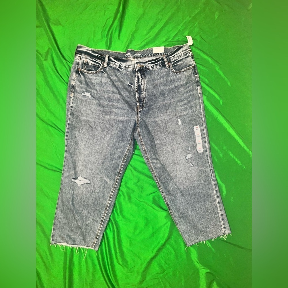 NWT Old Navy Distressed Blue Jeans size 24